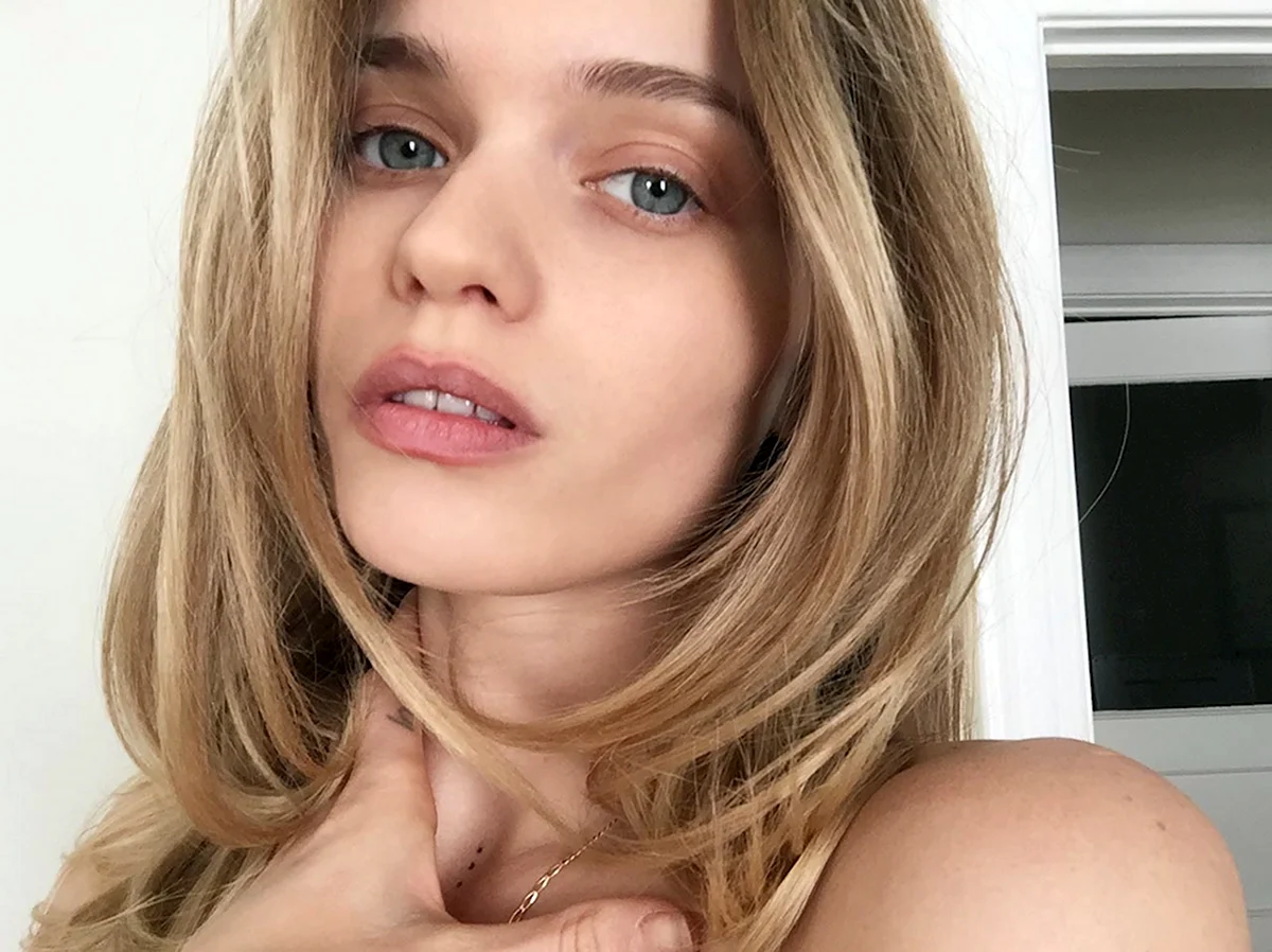 Abbey Lee Kershaw hot