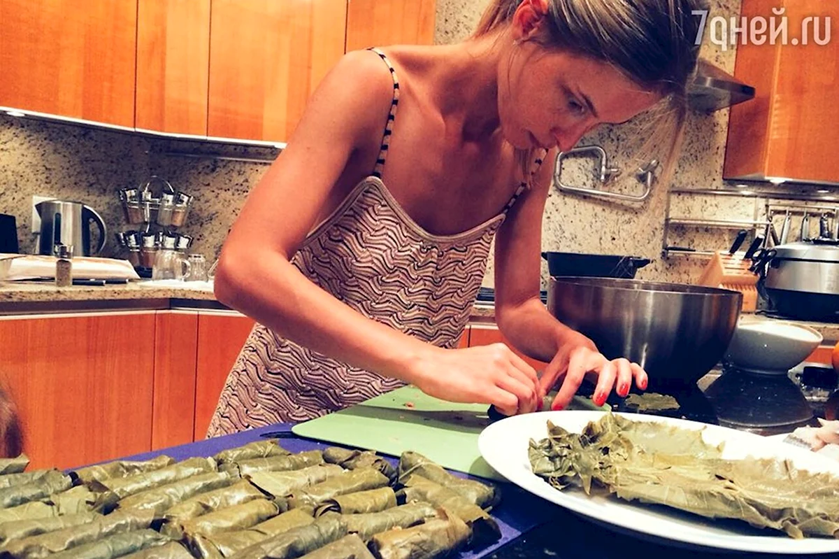 Актриса Иванова в купальнике