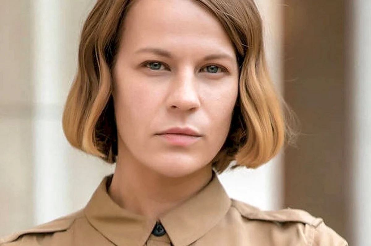 Александра ребенок сериал 2021