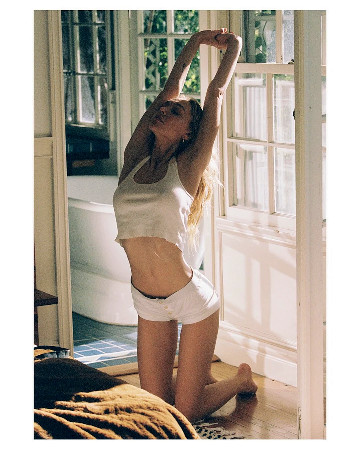Алексис РЕН topless