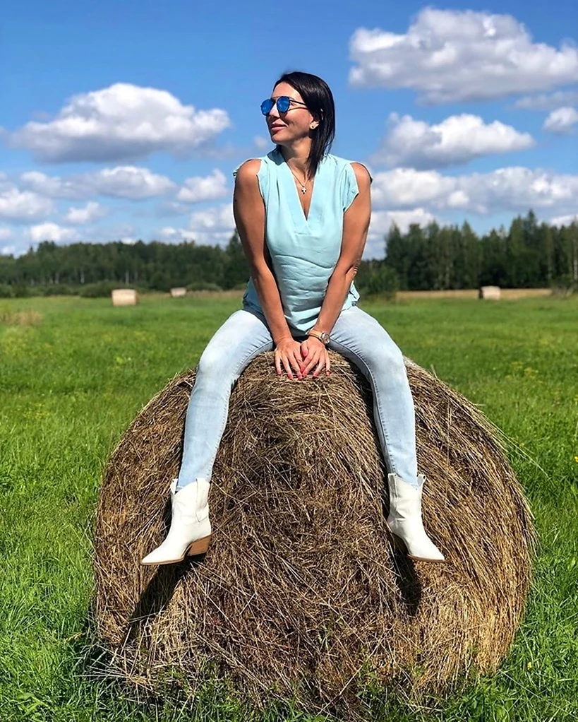 Алика Смехова 52 года