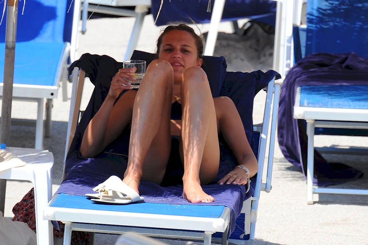 Алисия Викандер Bikini