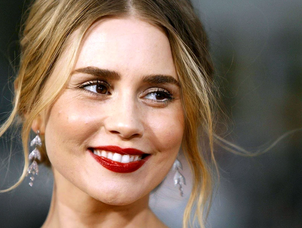 Alison Lohman