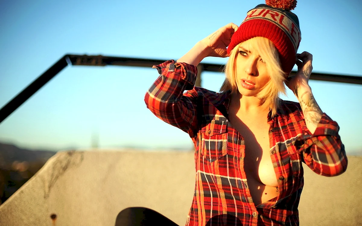 Alysha nett блондинка