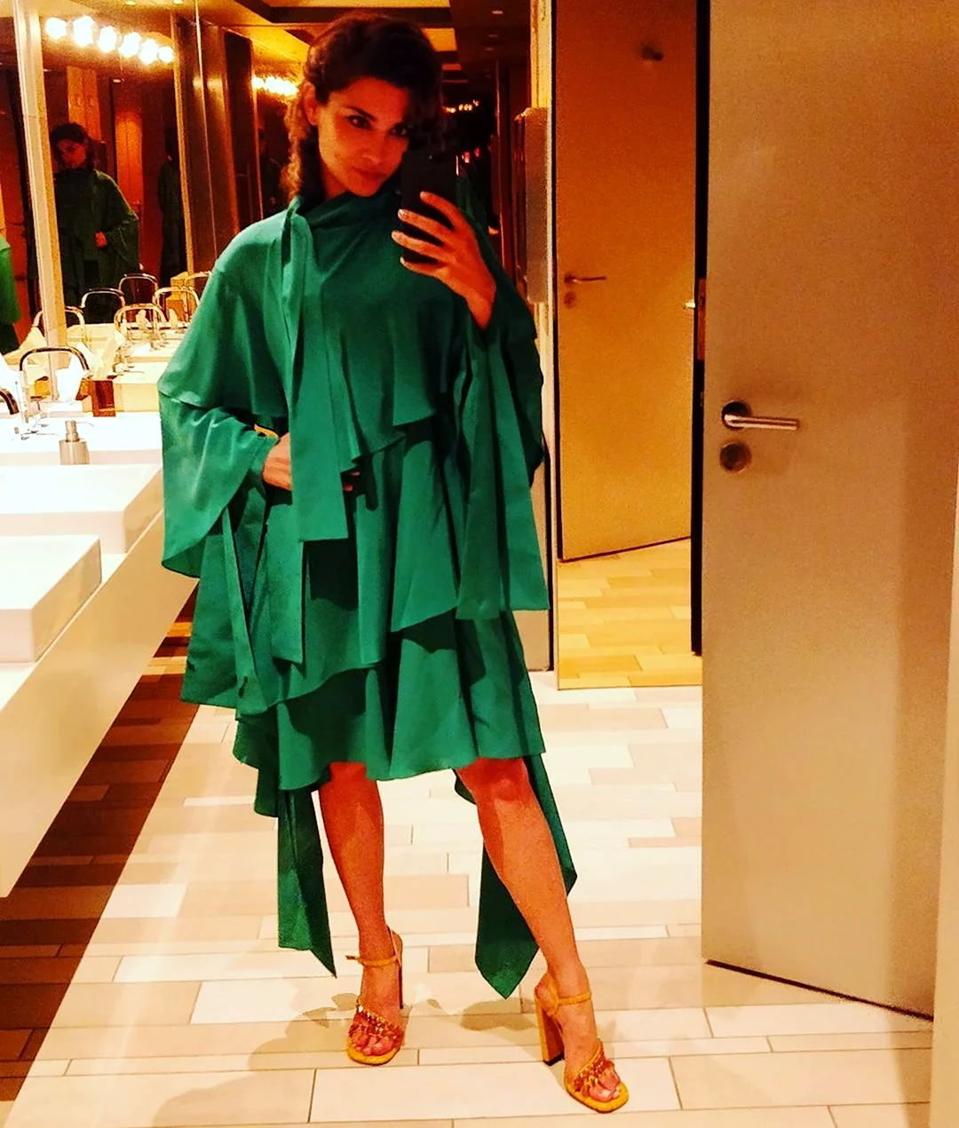 Amber Rose Revah feet