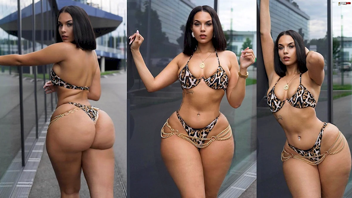 Amirah Dyme в купальнике