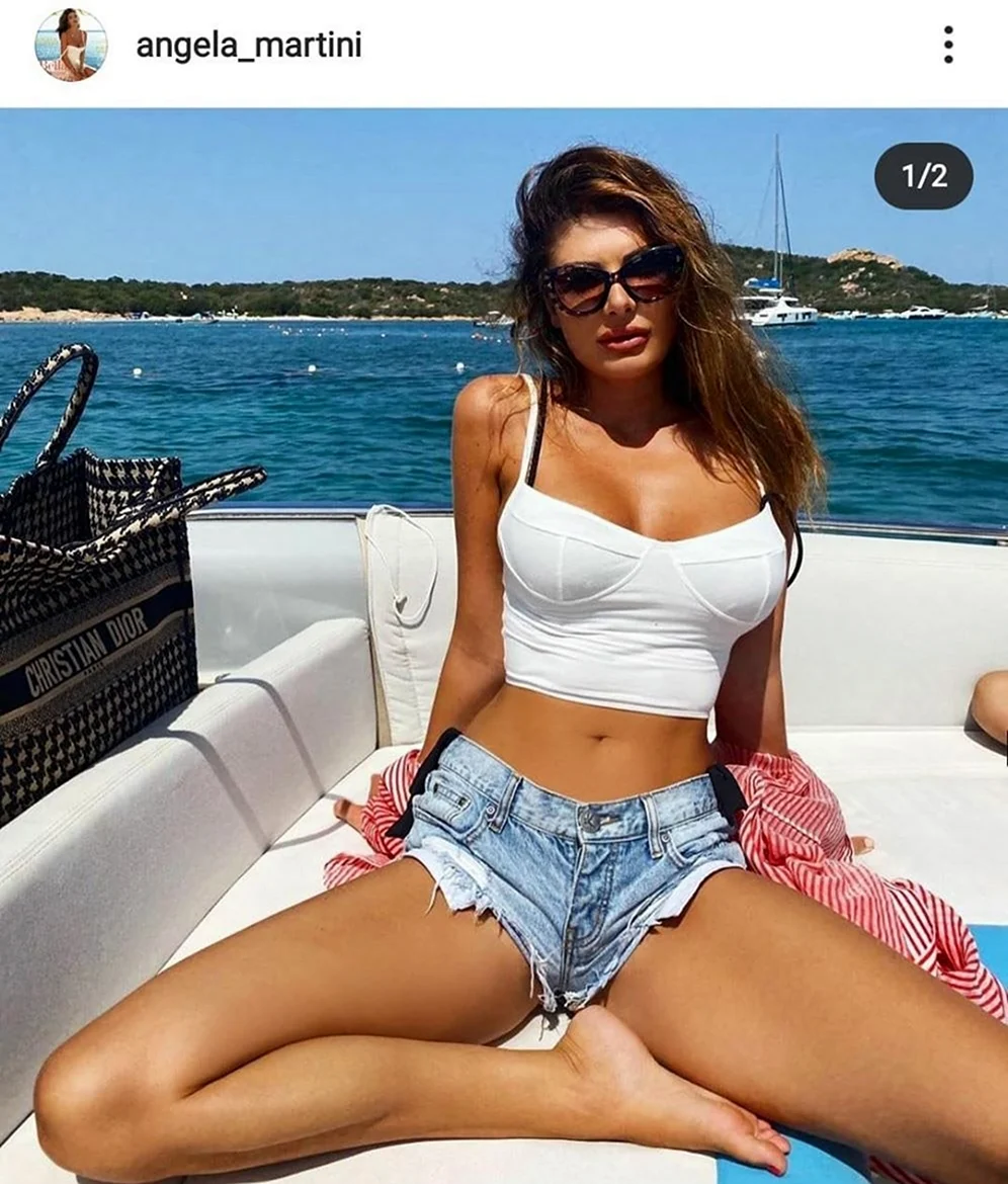 Анджела мартини