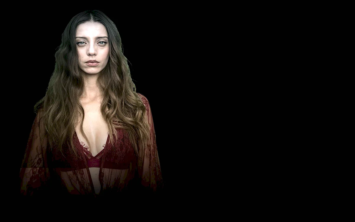 Angela Sarafyan