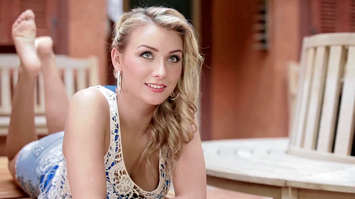 Anna Carina