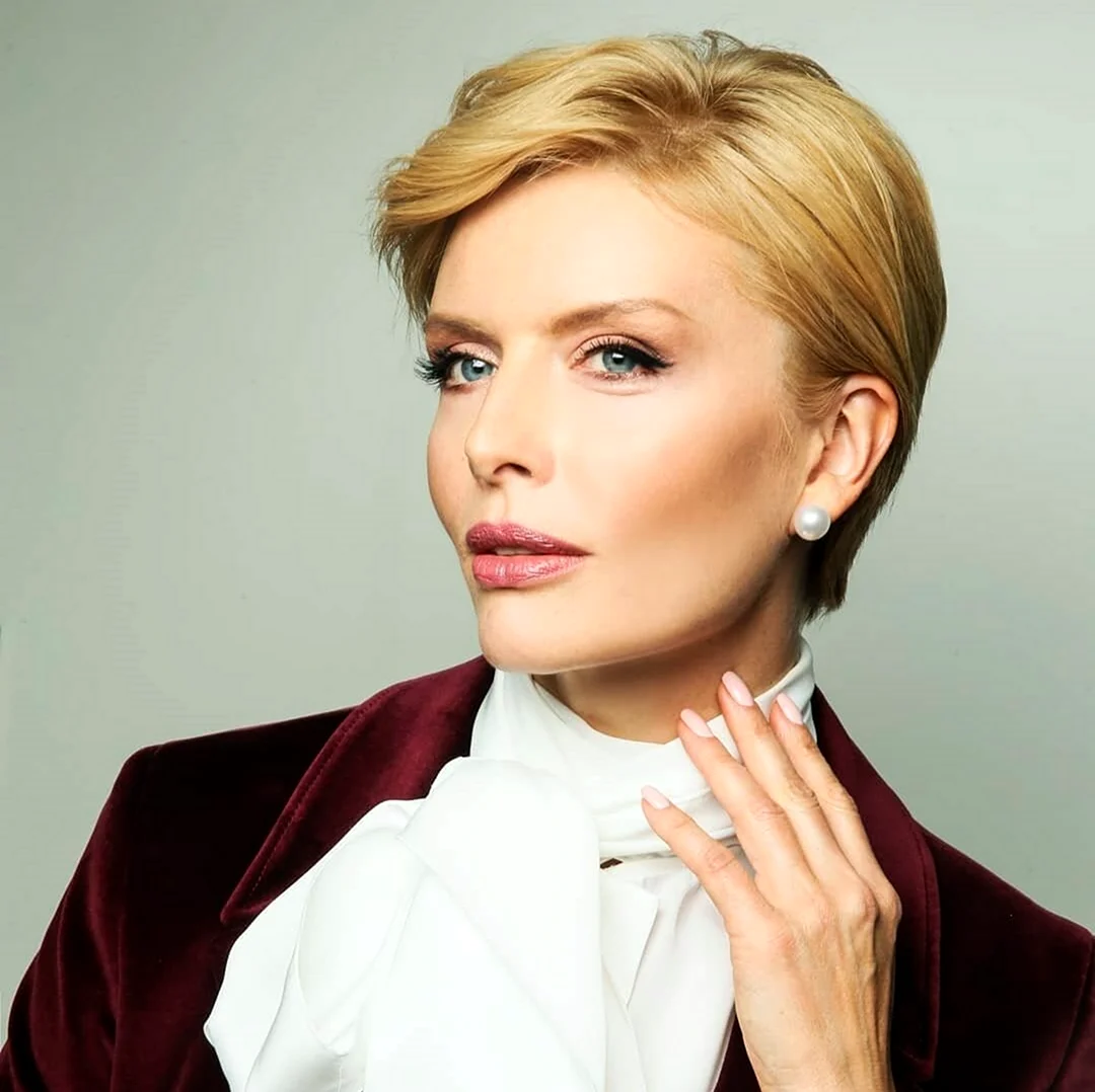 Анна Чурина