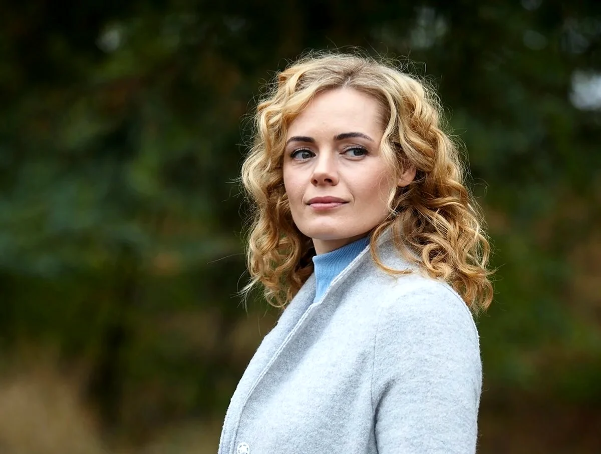 Анна Миклош