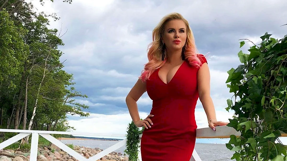 Анна Семенович 35 лет