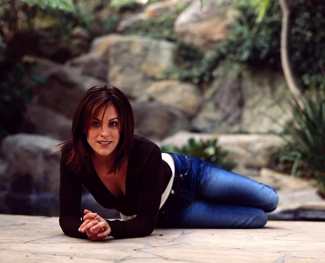 Annabeth Gish pictures
