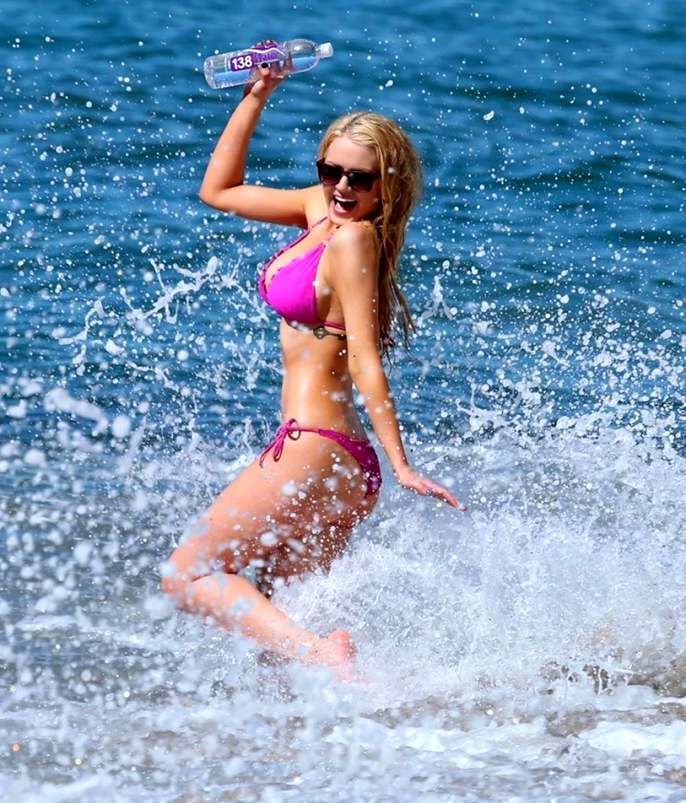 ANNASOPHIA Berglund hot