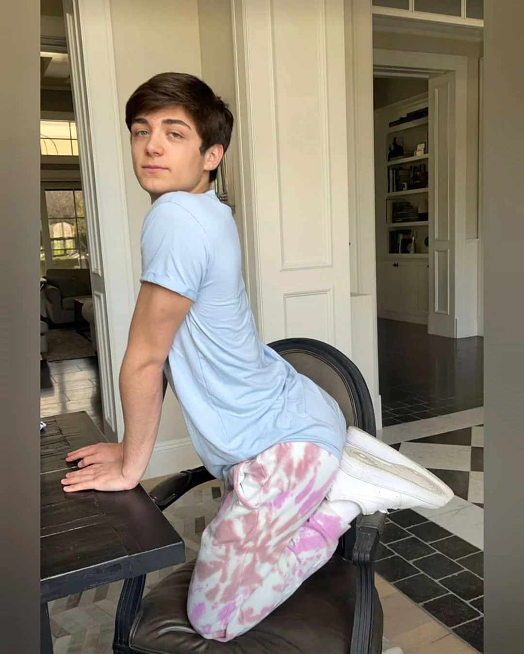 Ашер Хейнес