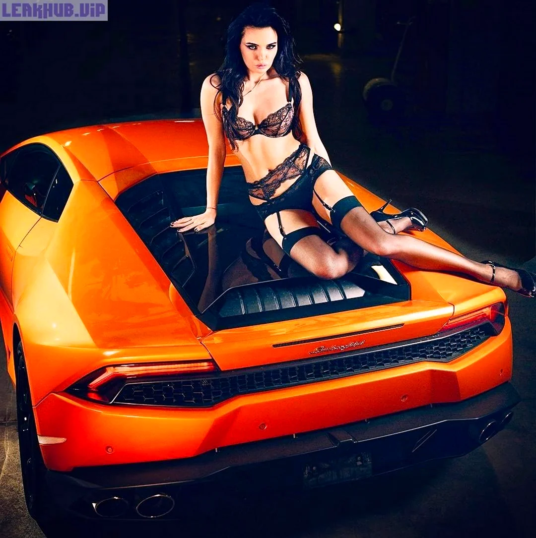 Автогонщица Инесса Тушканова