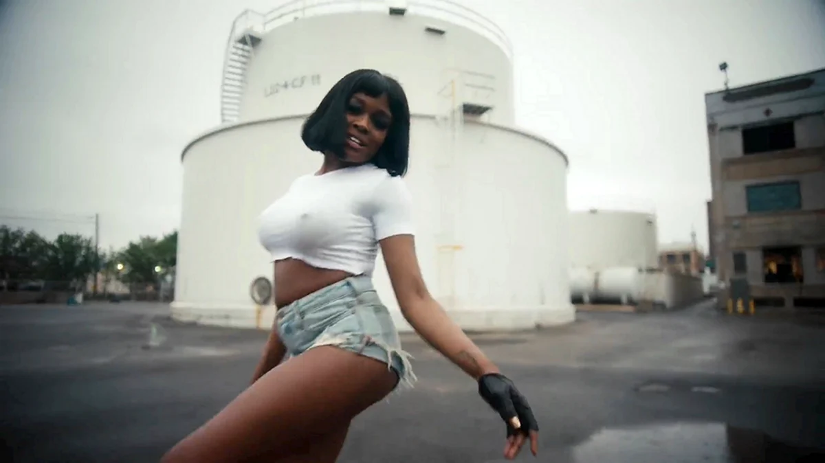 Azealia Banks nipples
