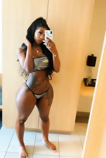 Black booty селфи