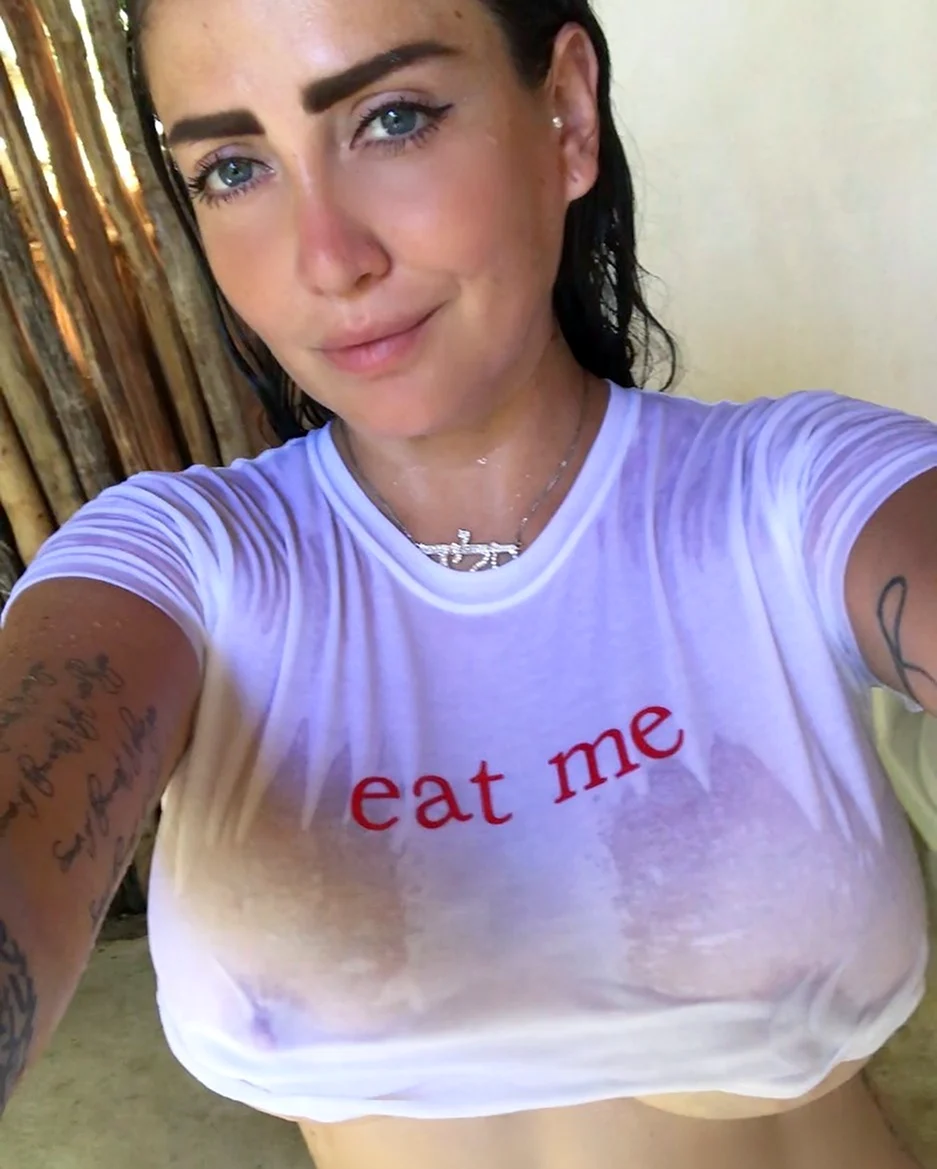 Celia Lora ф
