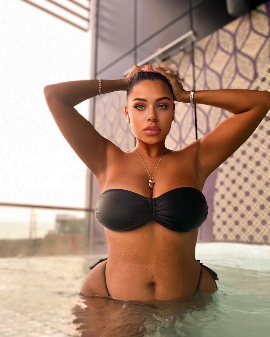 Chanelle Mauricette грудь