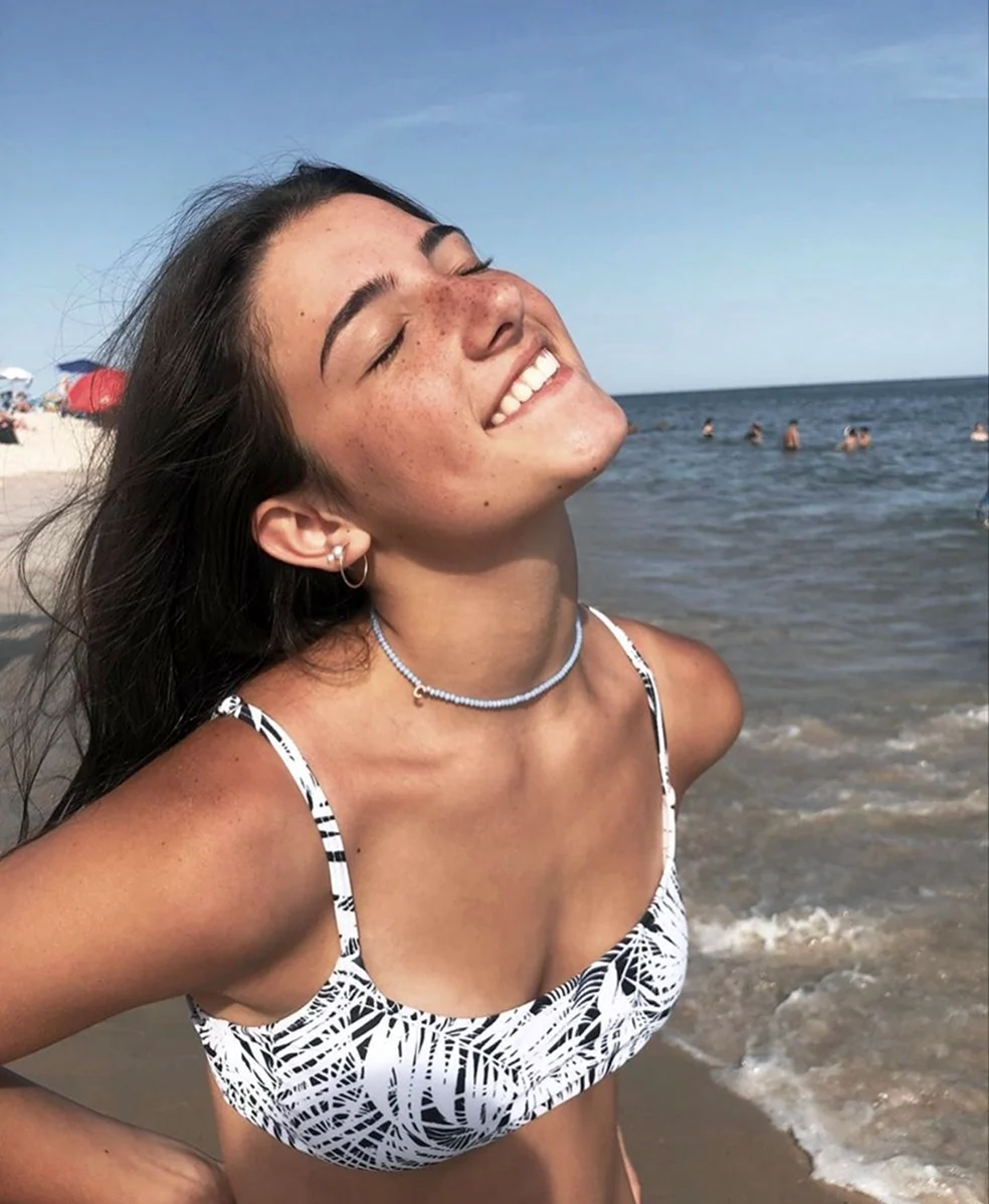 Charli dAmelio