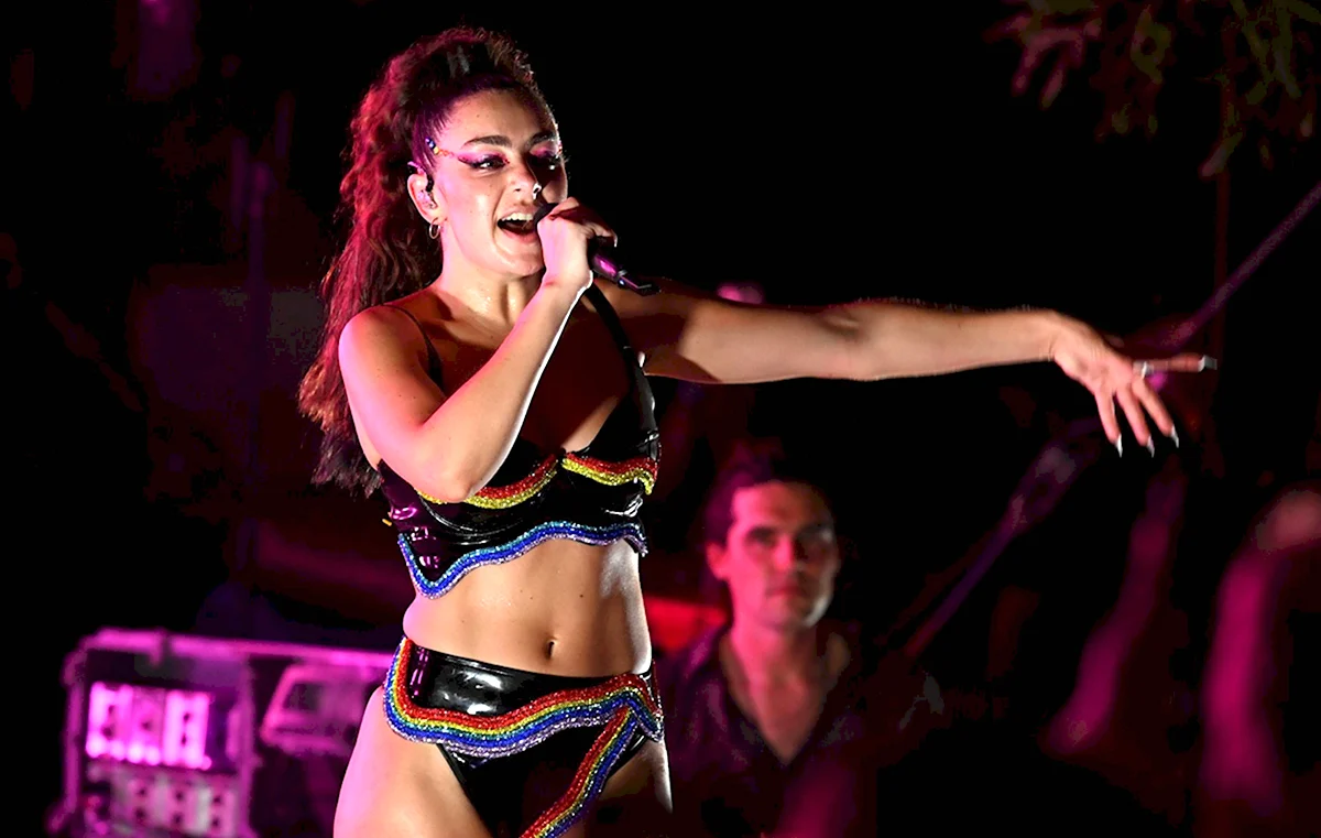 Charli XCX hot Concert