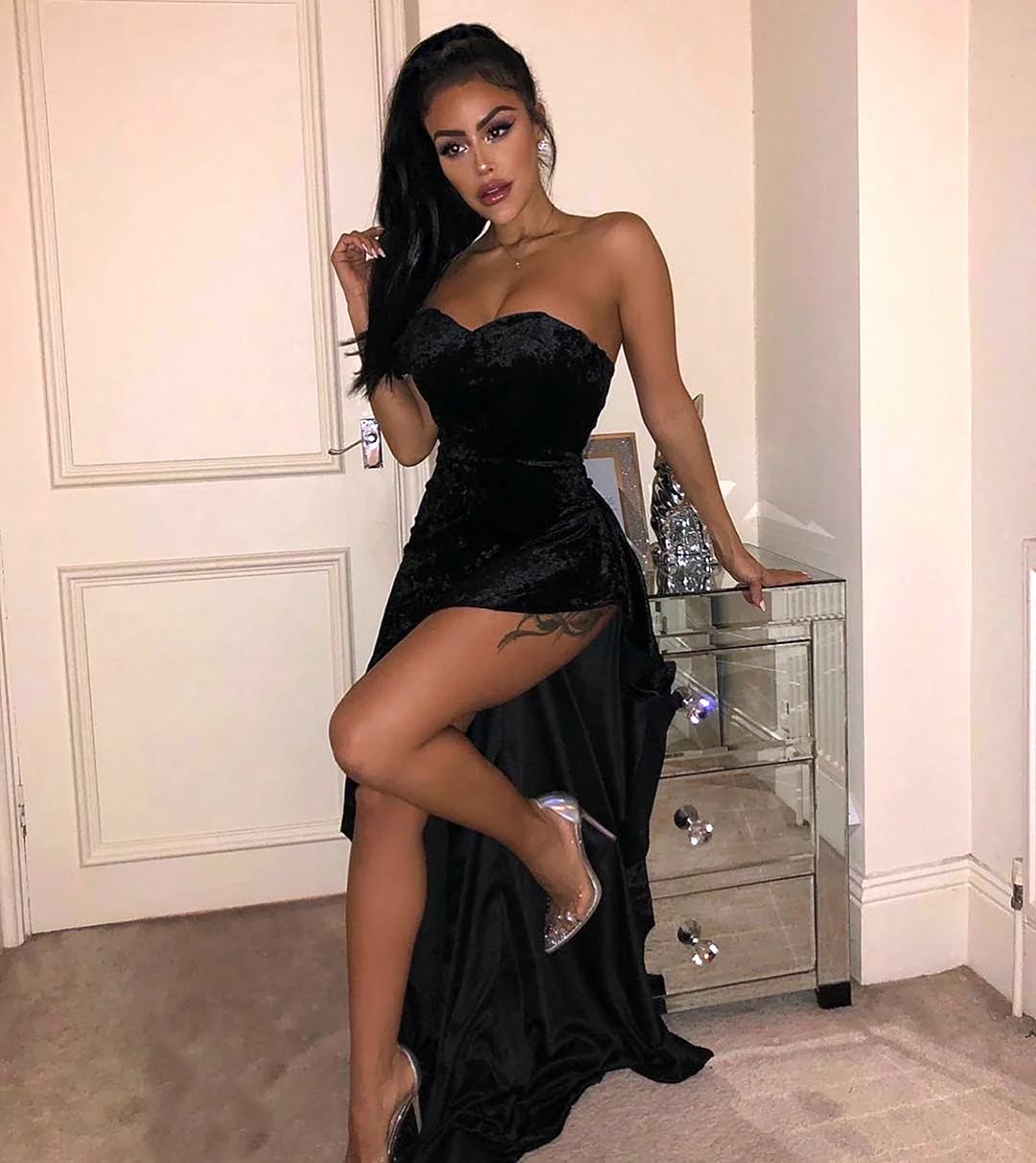 Chloe Saxon @chloesaxon