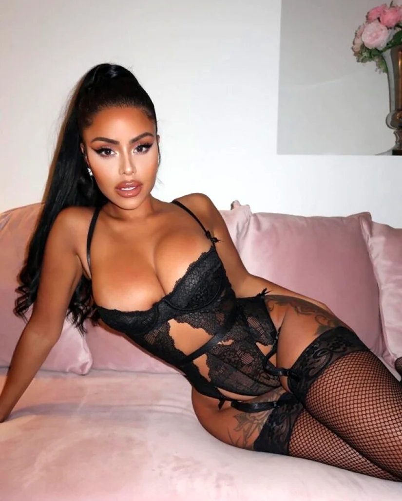 Chloe Saxon чул