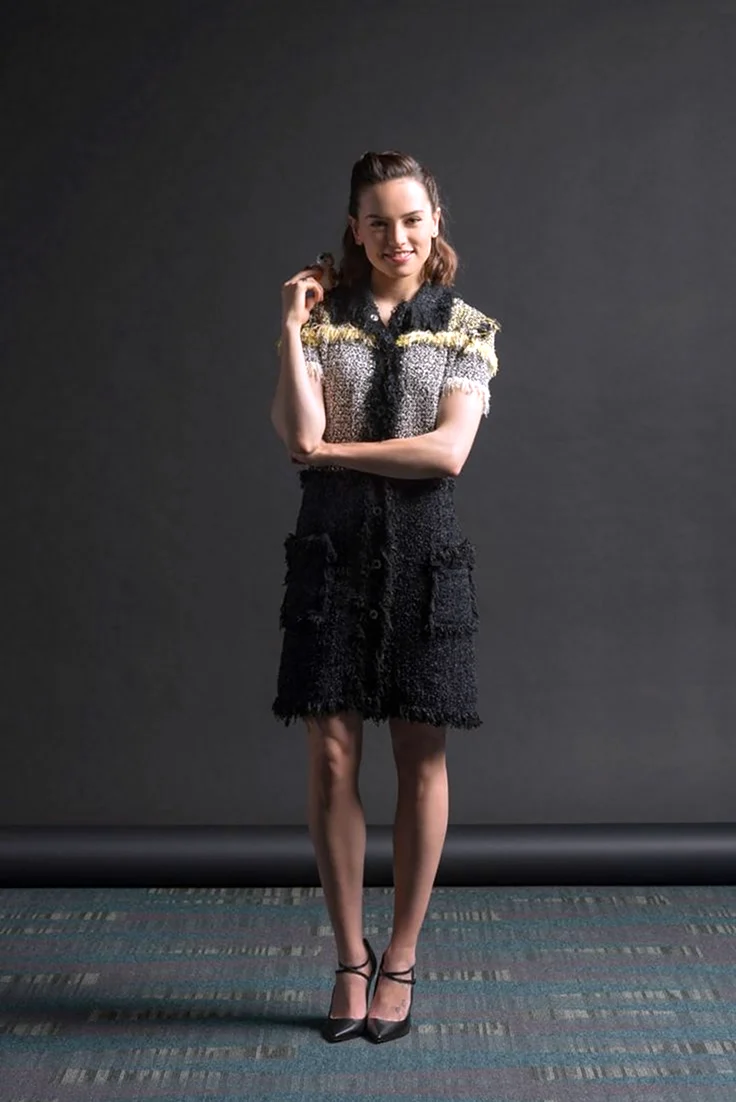Daisy Ridley 18