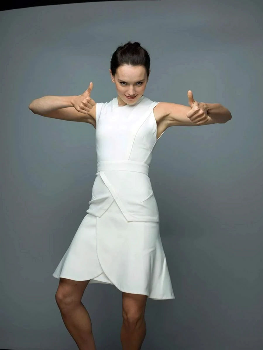 Daisy Ridley hot
