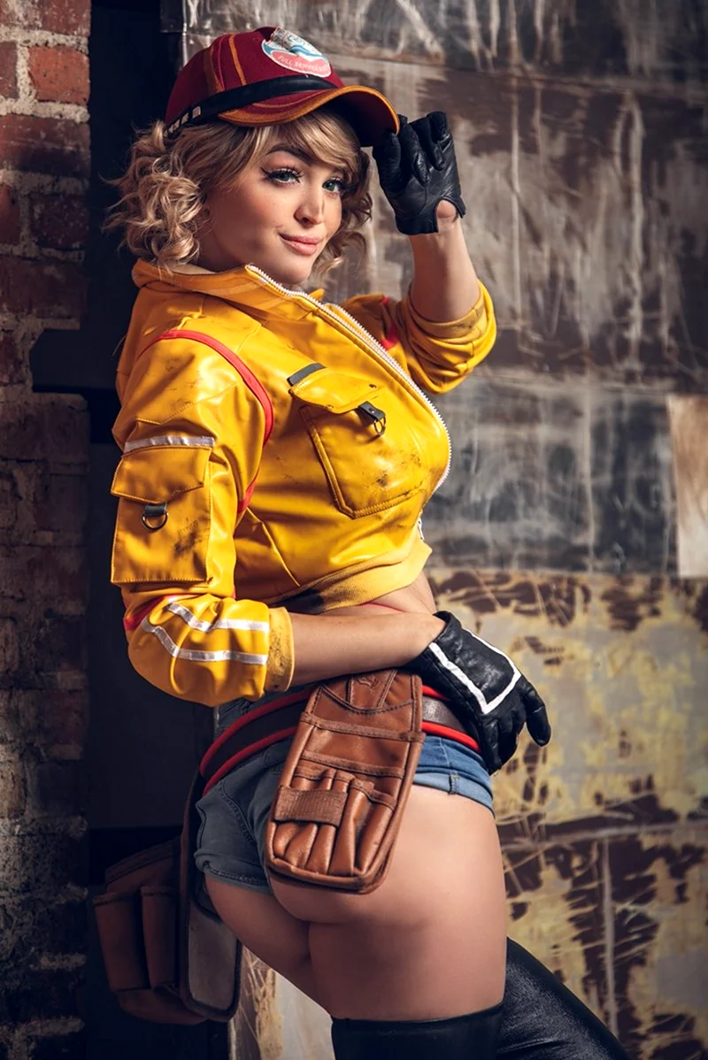 Danielle DENICOLA резидент