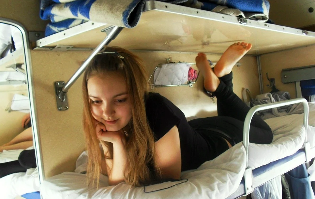 Девушки в плацкарте