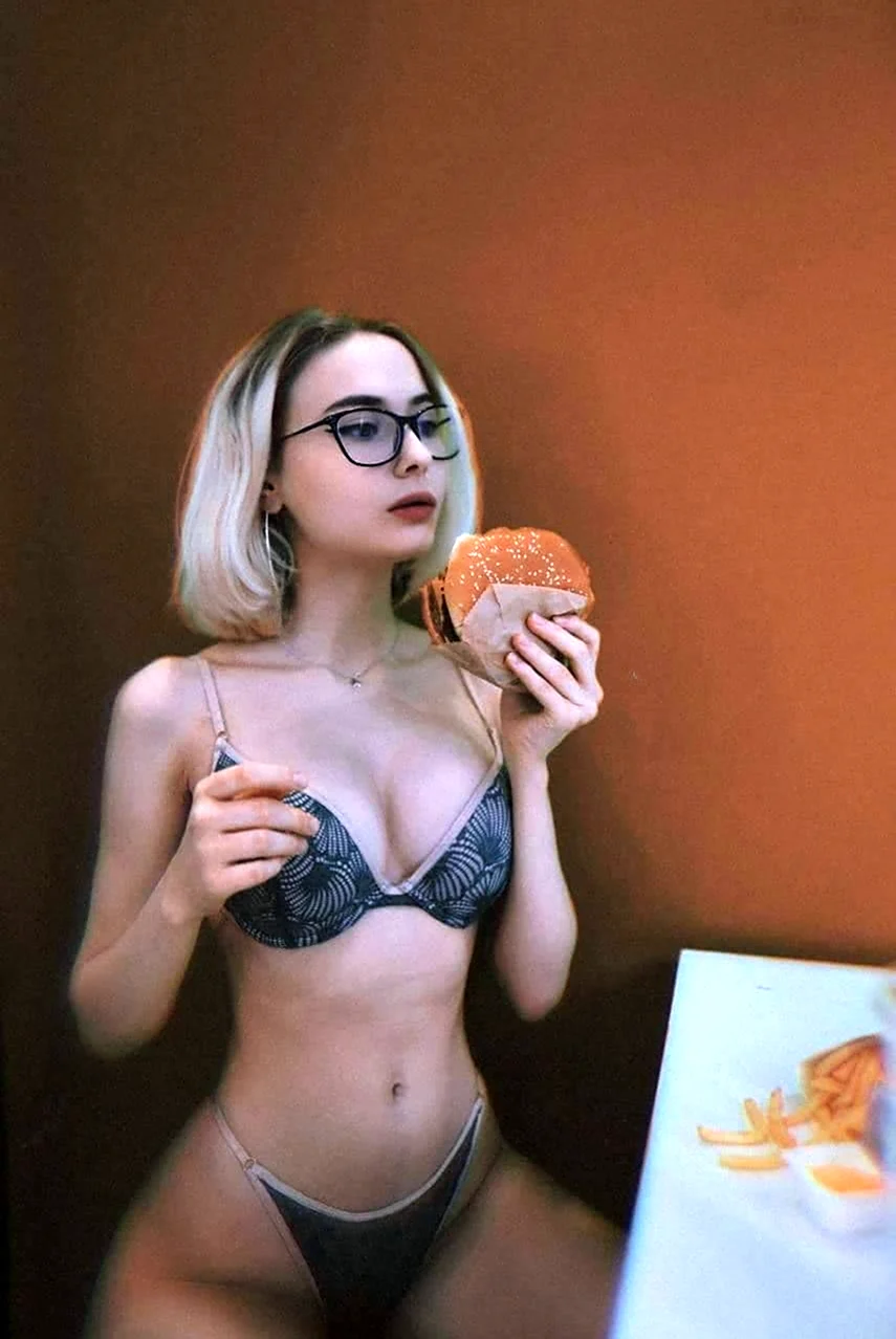 Диана Борченко GLORIAMATVIEN bonbocams