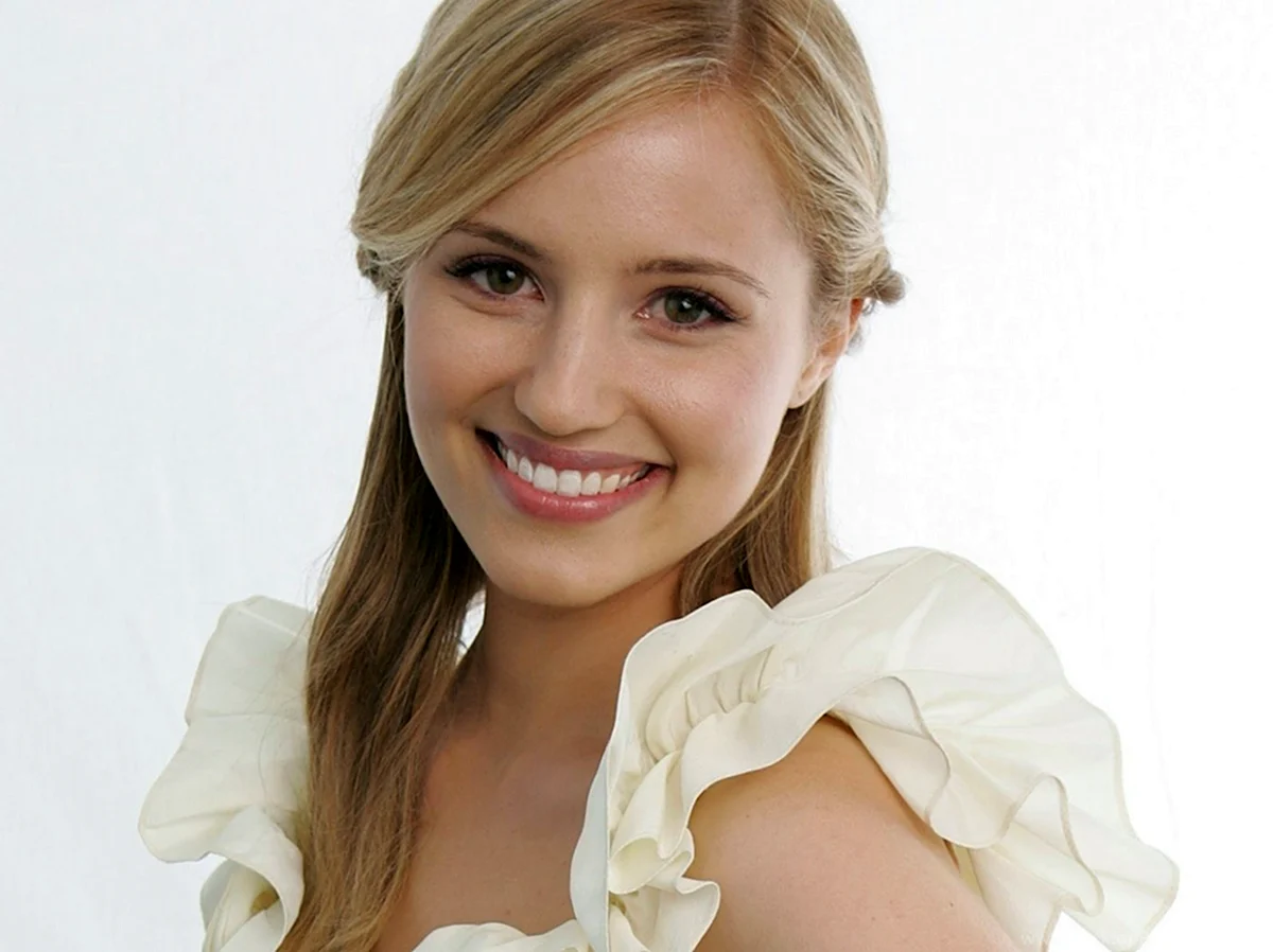 Dianna Agron smile