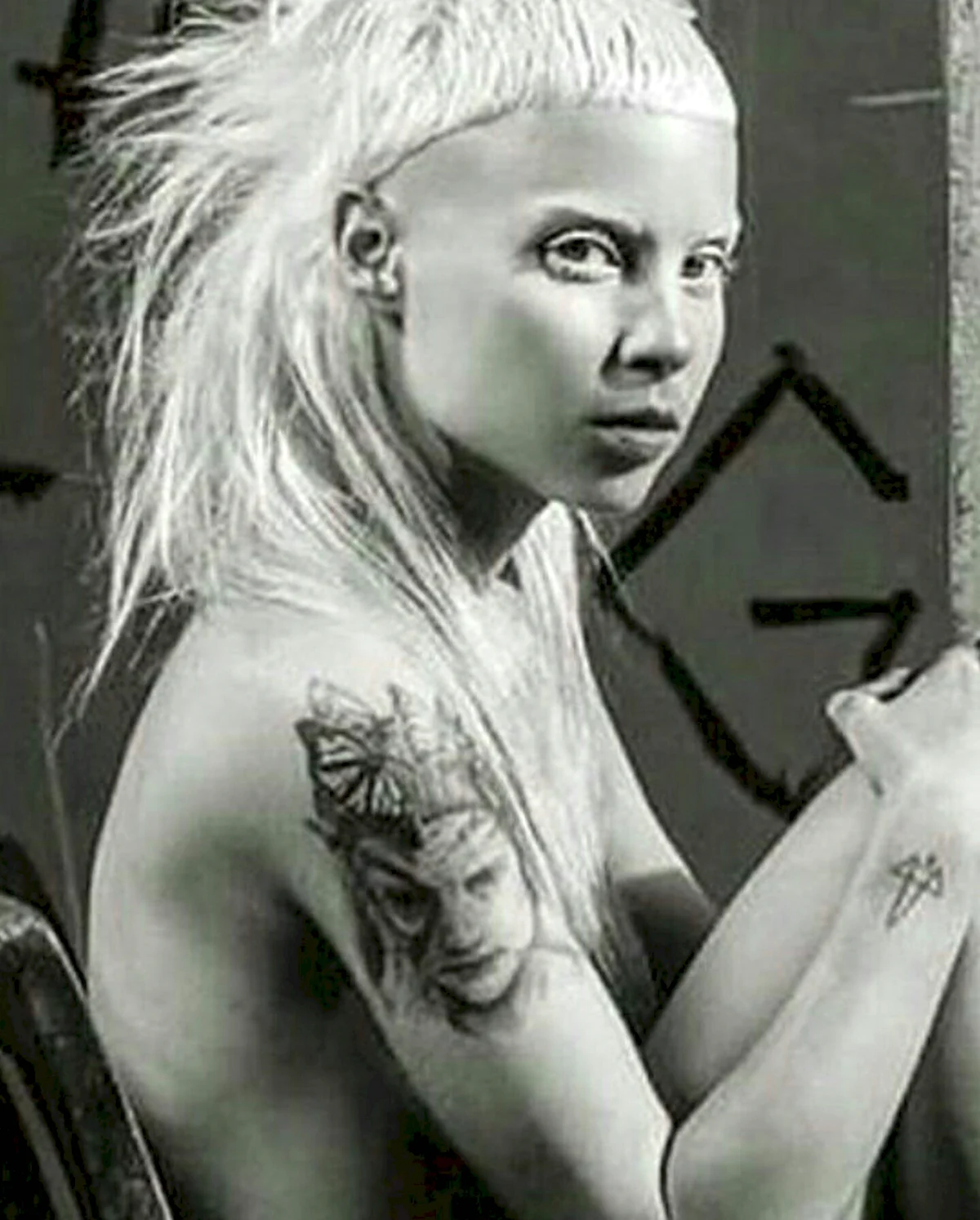 Die antwoord солистка