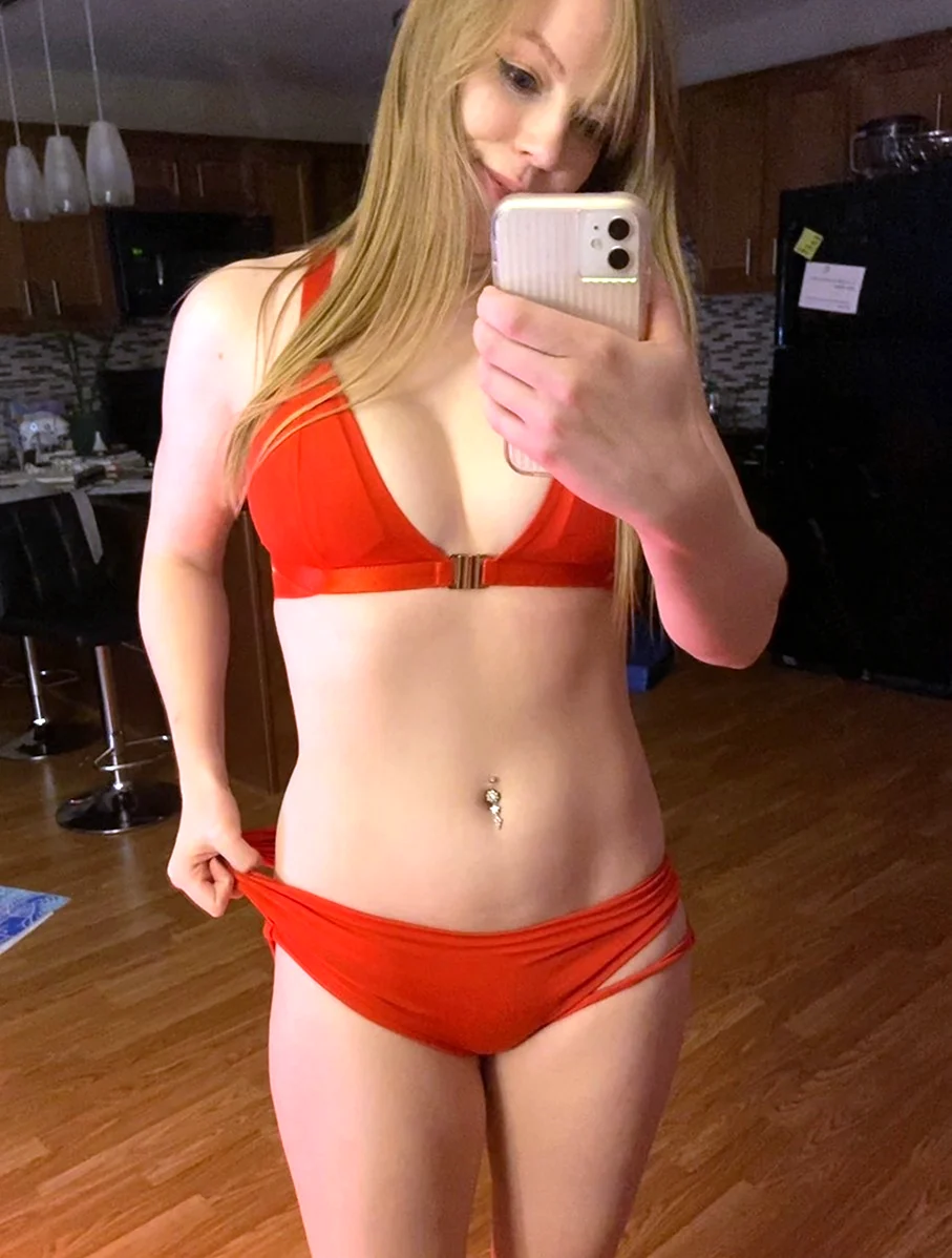 Dolly Leigh selfies