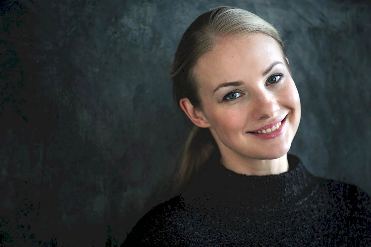 Елена Аросева