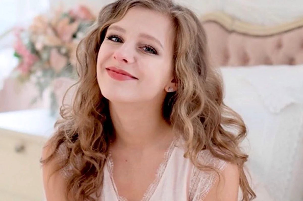 Елена Арзамасова