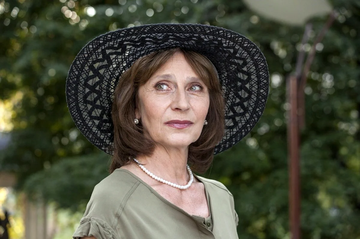 Елена Сафонова
