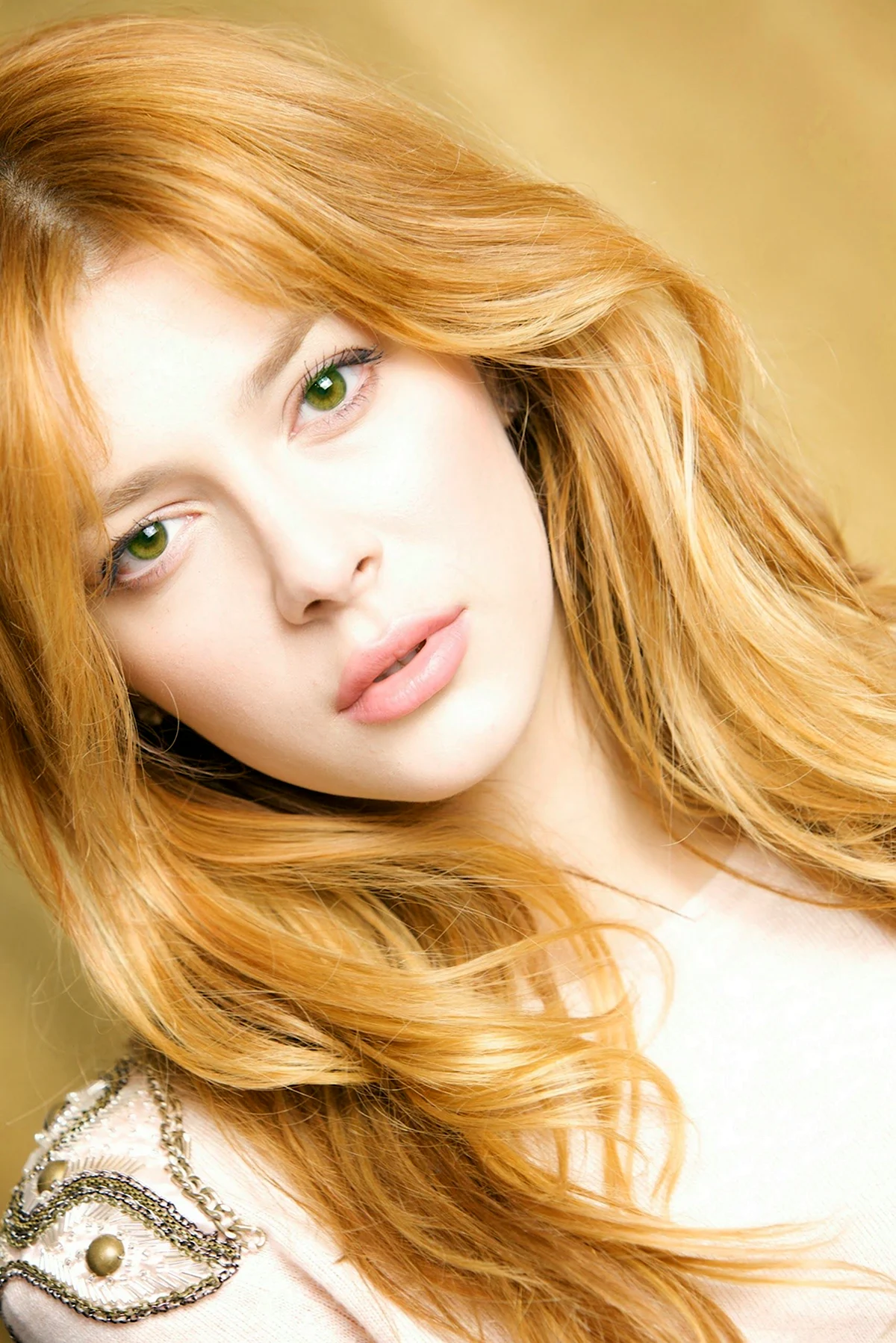 Елена сатине