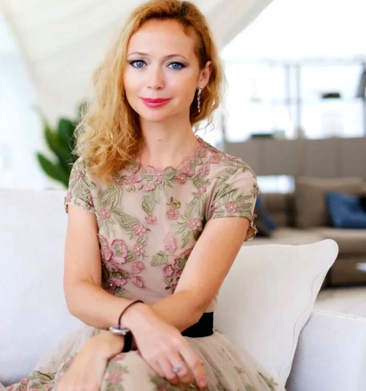 Елена Захарова