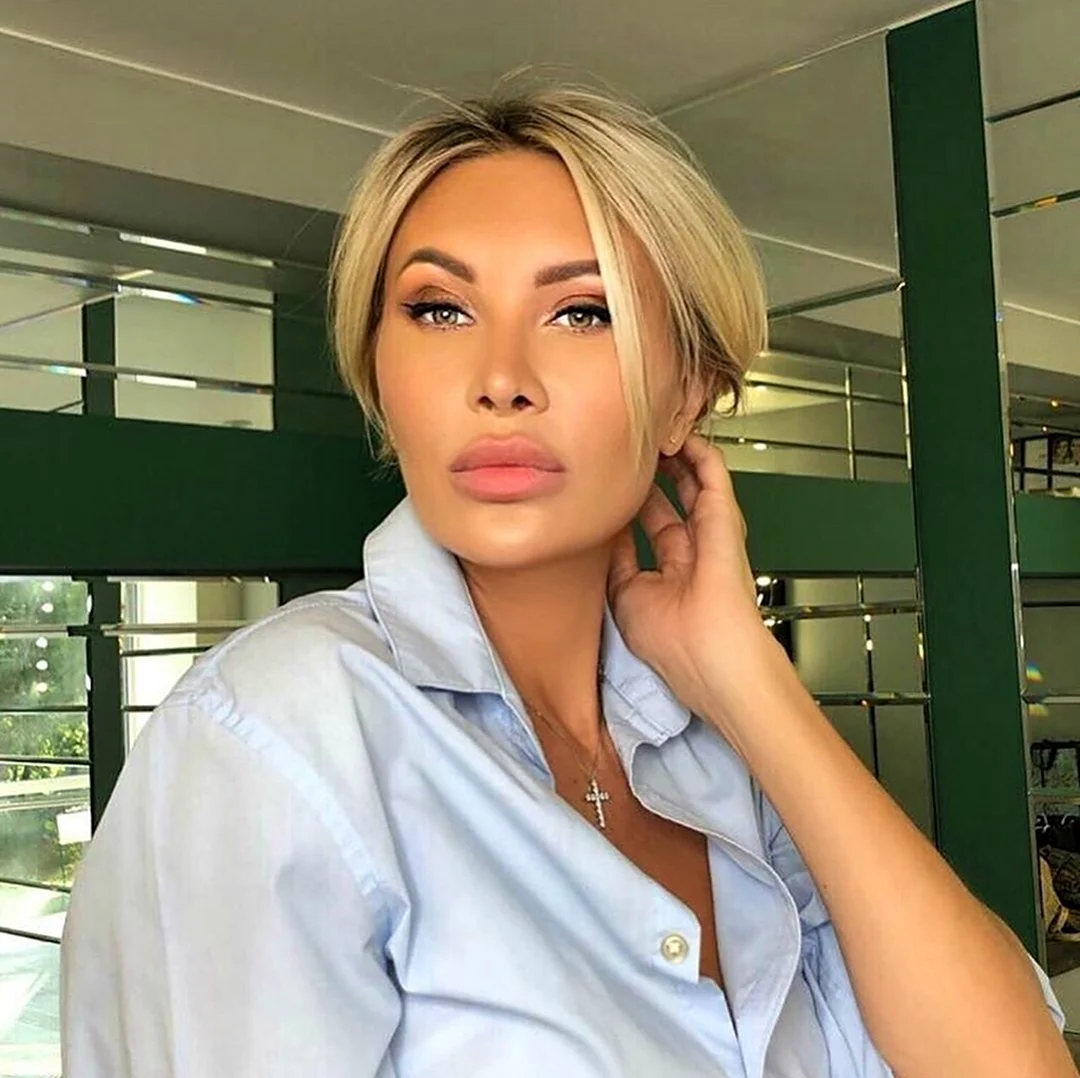 Элина Камирен