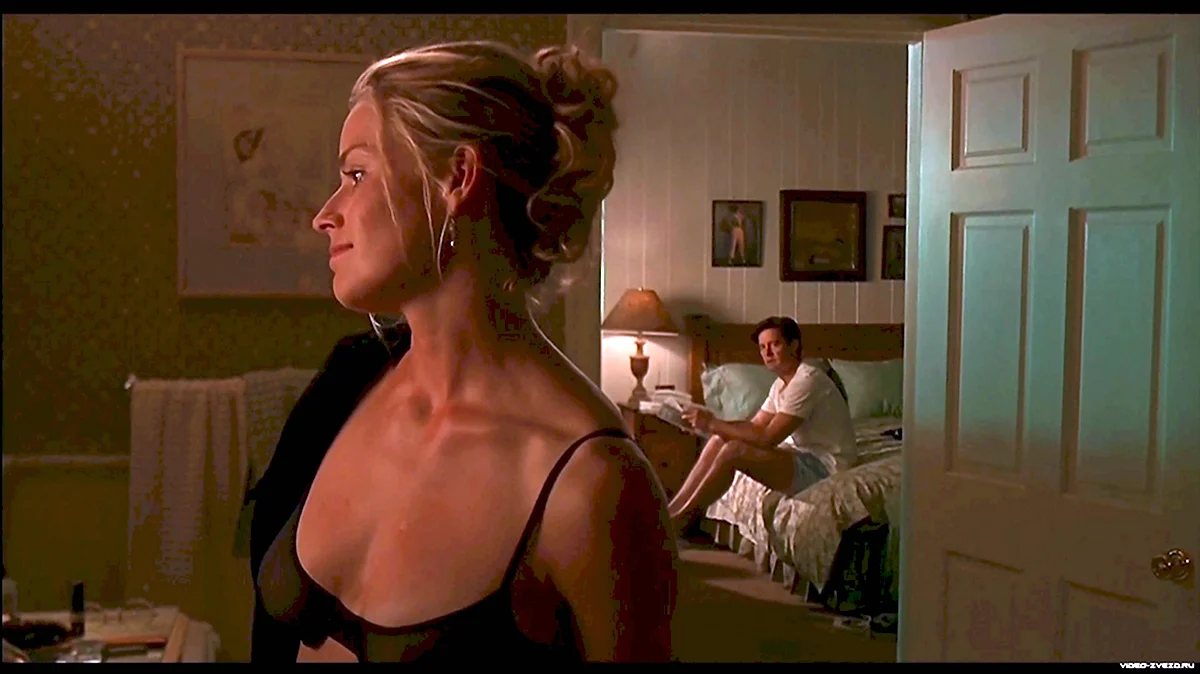 Elisabeth Shue грудь