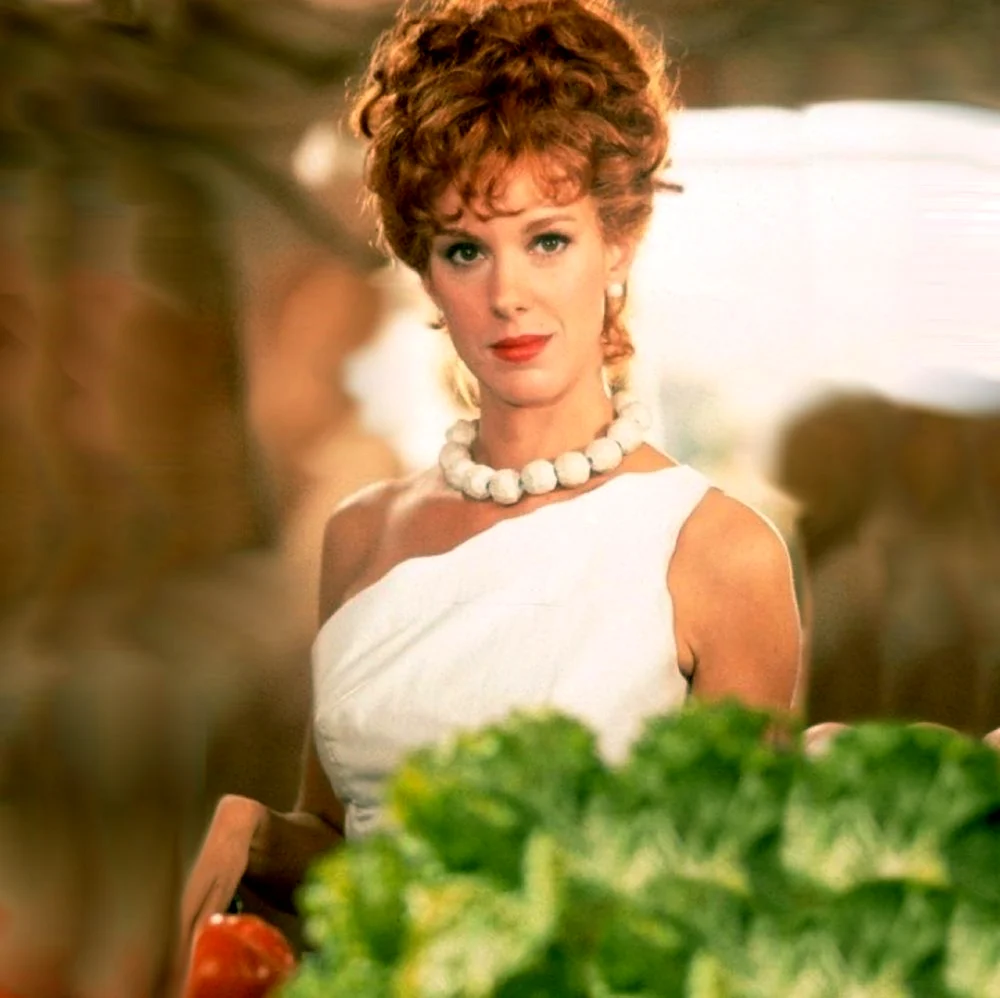 Elizabeth Perkins 2021