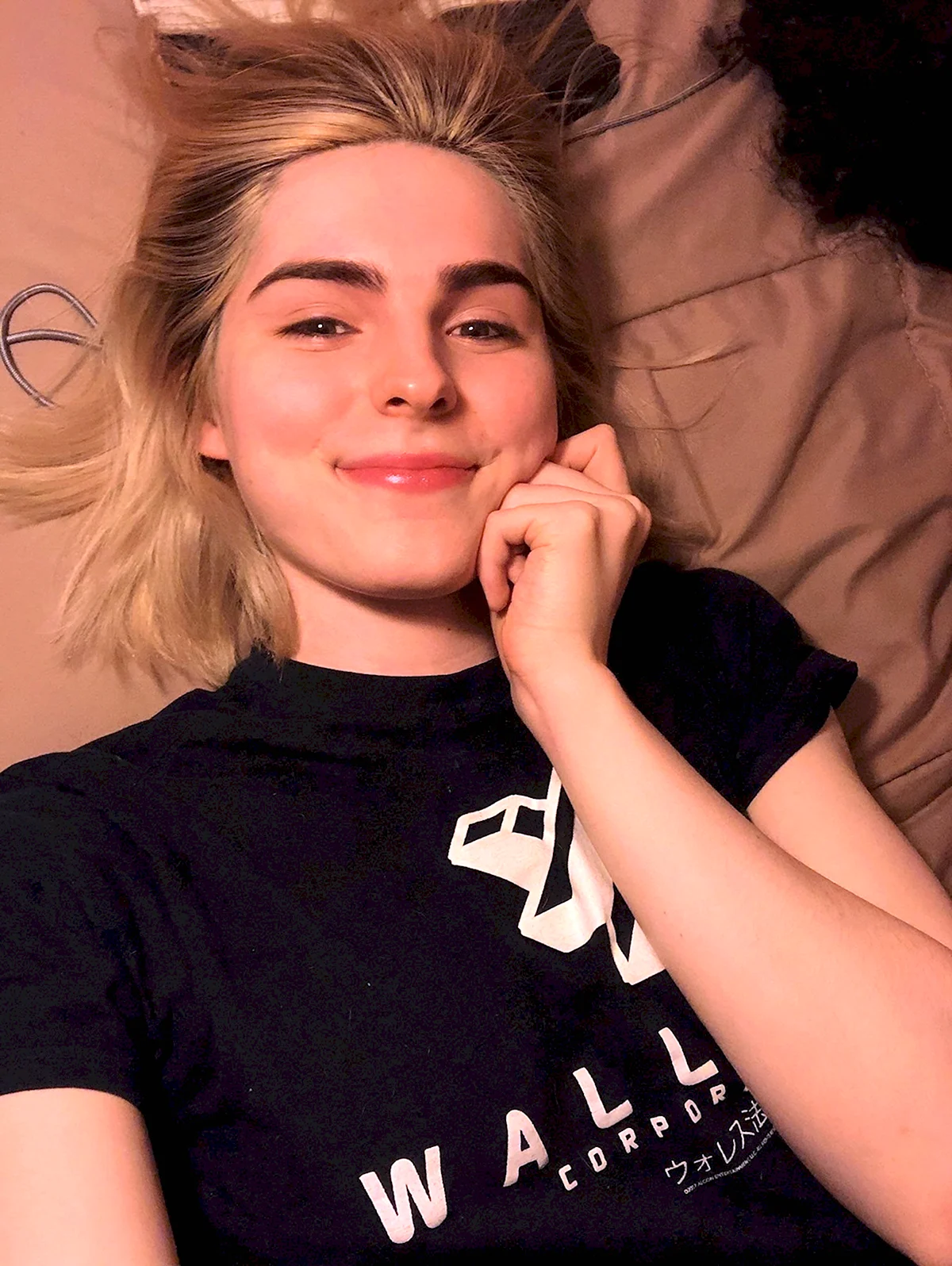 Элла Голливуд