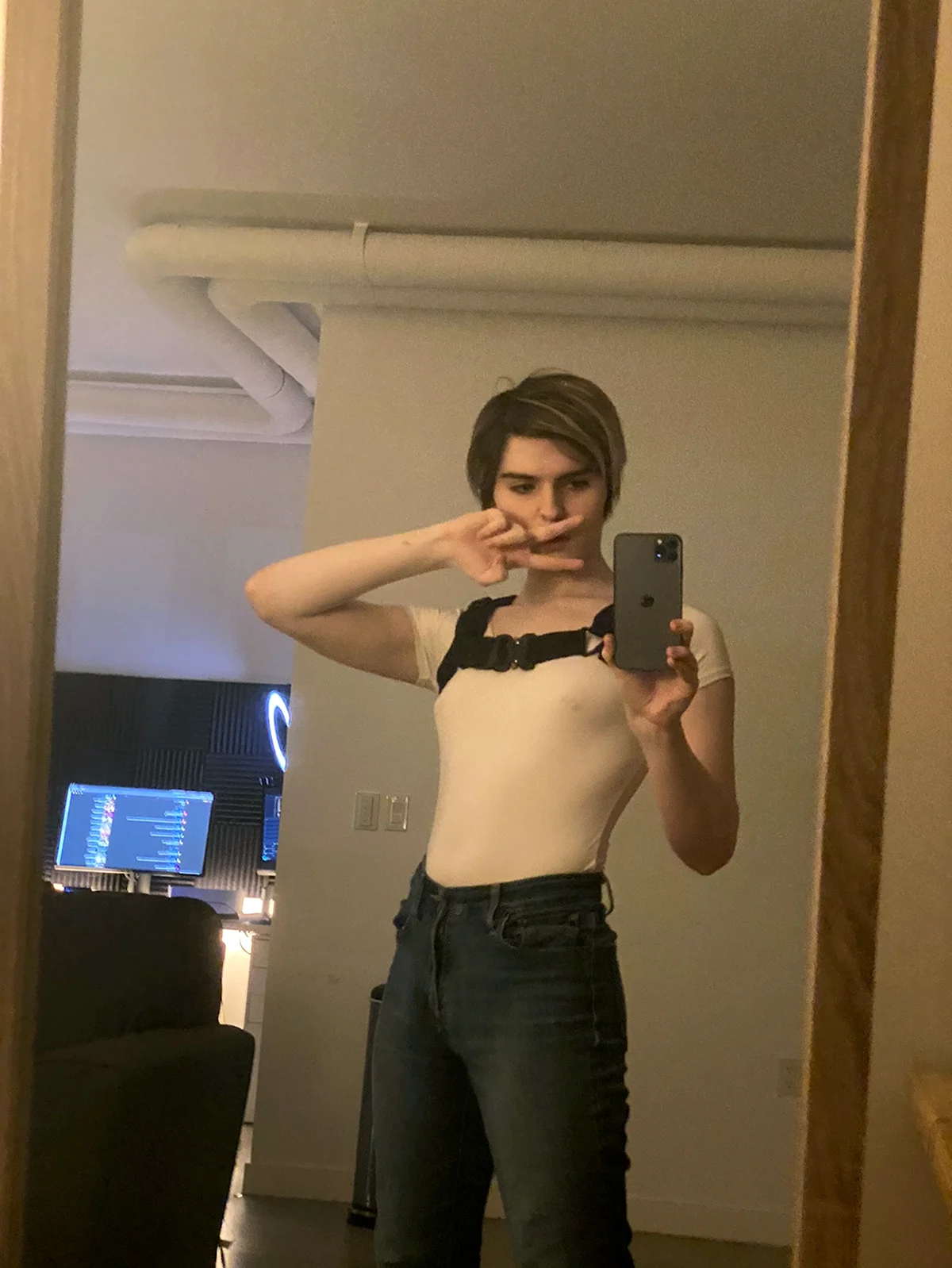 Ella Hollywood 2021