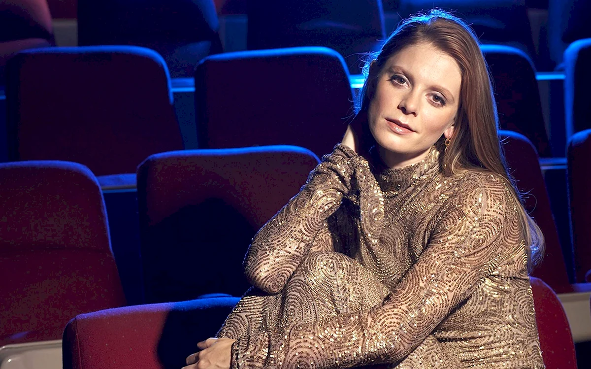 Emilia Fox