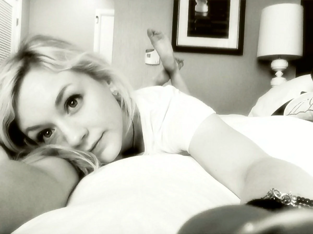 Emily Kinney feet