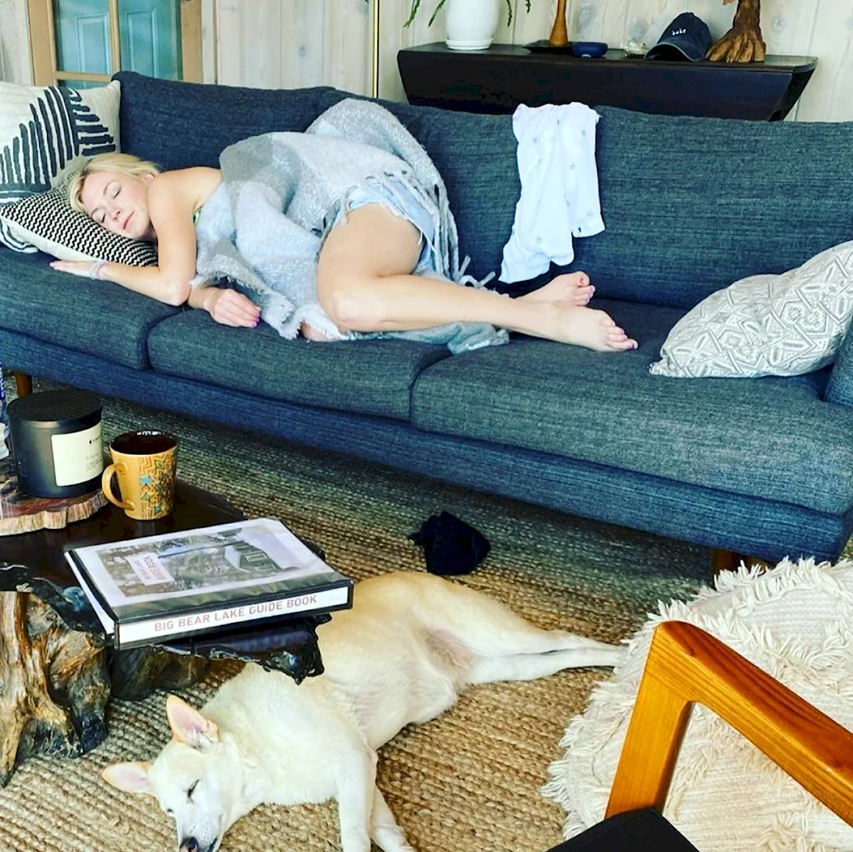 Emily Kinney Gallery