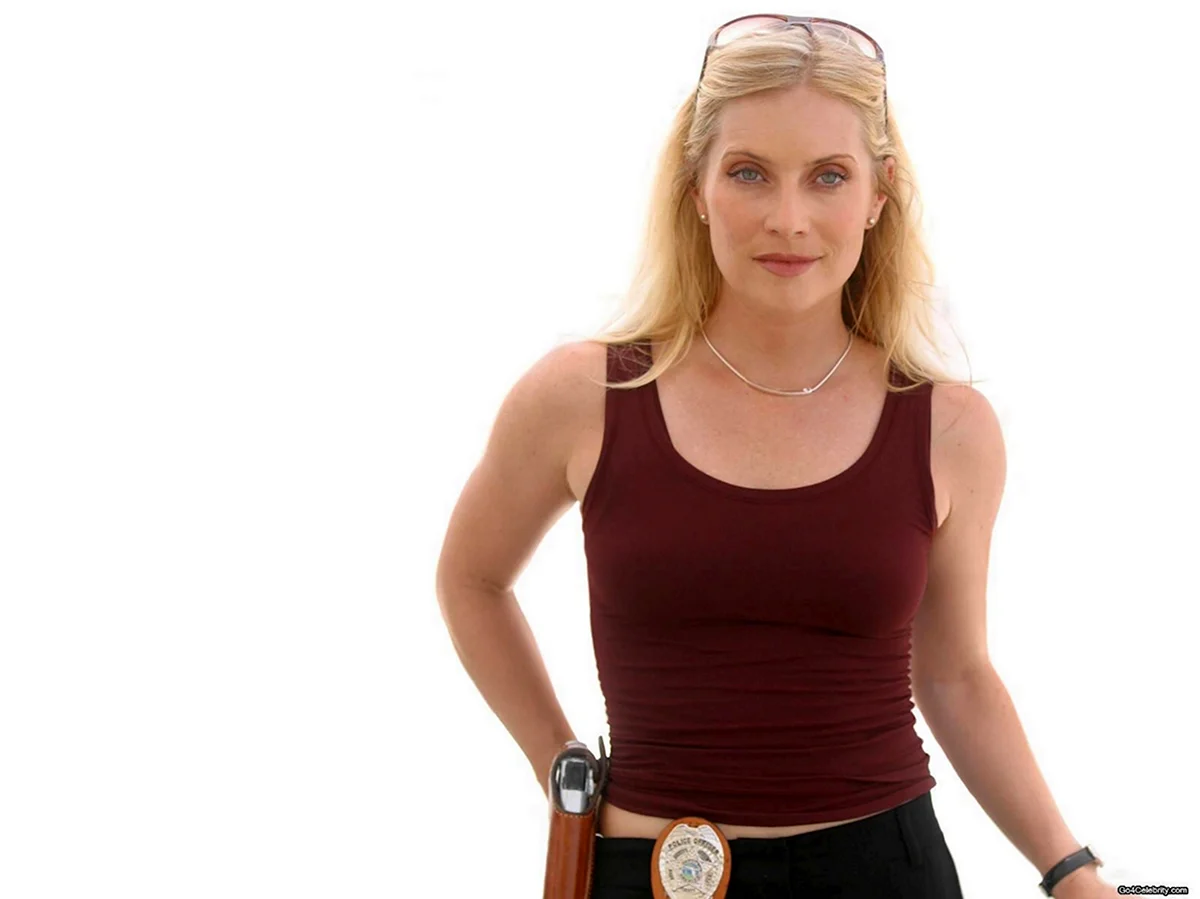 Emily Procter hot